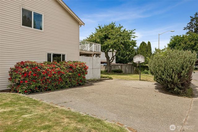 7516 Magnolia Court SE, Lacey, WA 98503