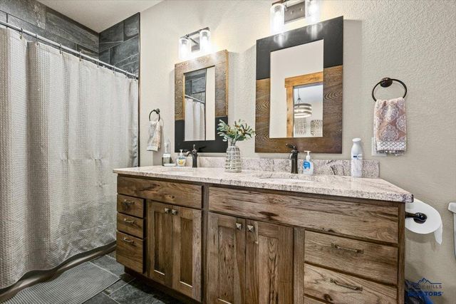 20829 MORNING STAR RD, Lead, SD 57754