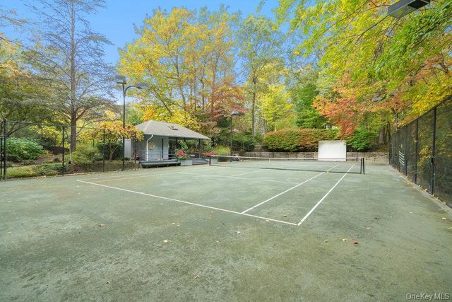 8 Forest Court, Syosset, NY 11791