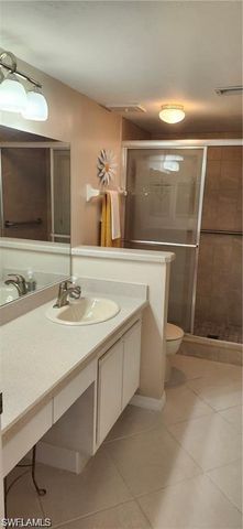 221 Fox Glen DR 2207, Naples, FL 34104