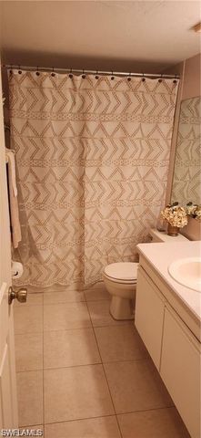 221 Fox Glen DR 2207, Naples, FL 34104