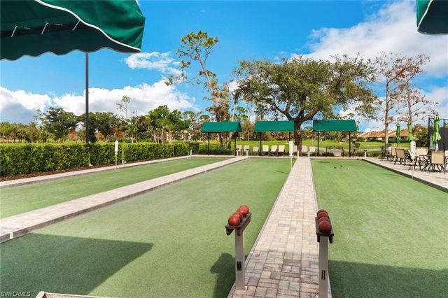 221 Fox Glen DR 2207, Naples, FL 34104