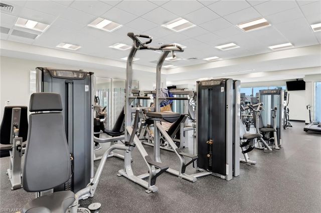 221 Fox Glen DR 2207, Naples, FL 34104