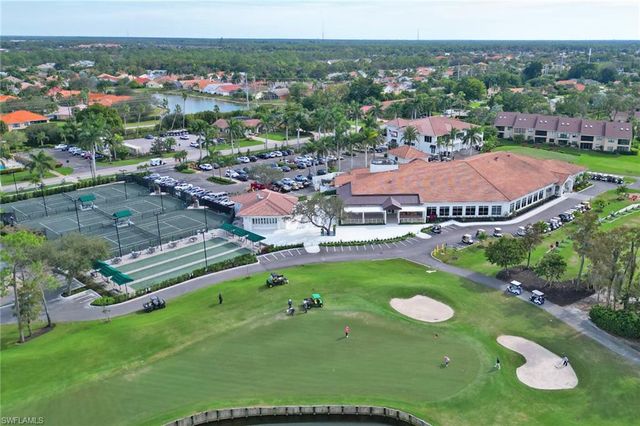 221 Fox Glen DR 2207, Naples, FL 34104