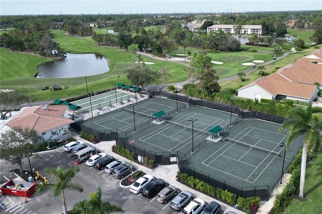 221 Fox Glen DR 2207, Naples, FL 34104
