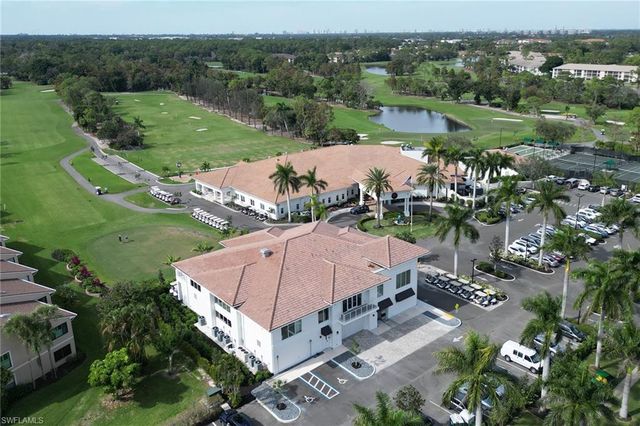 221 Fox Glen DR 2207, Naples, FL 34104