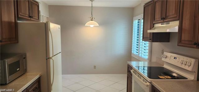 221 Fox Glen DR 2207, Naples, FL 34104