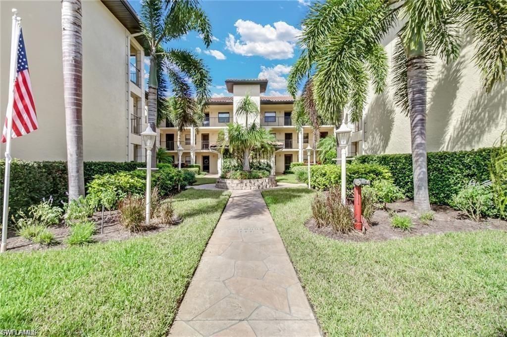 221 Fox Glen DR 2207, Naples, FL 34104