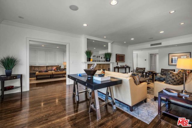 11745 Montana Avenue 301, Los Angeles, CA 90049