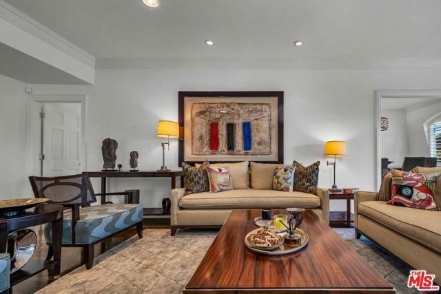 11745 Montana Avenue 301, Los Angeles, CA 90049