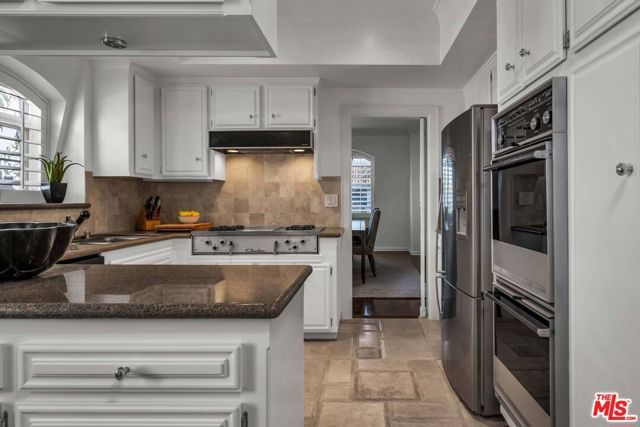 11745 Montana Avenue 301, Los Angeles, CA 90049