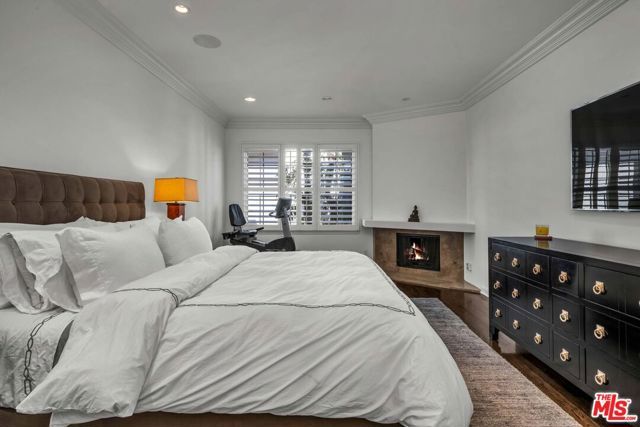 11745 Montana Avenue 301, Los Angeles, CA 90049