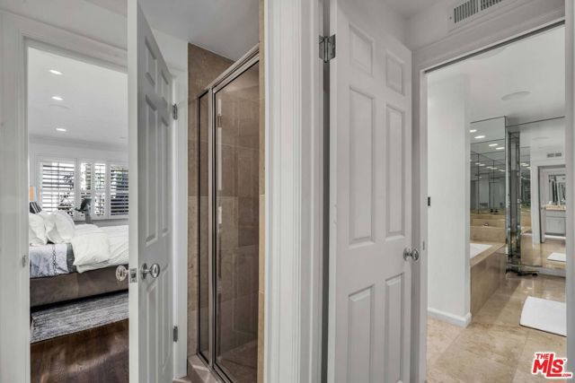 11745 Montana Avenue 301, Los Angeles, CA 90049