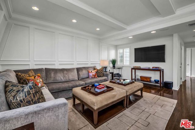 11745 Montana Avenue 301, Los Angeles, CA 90049