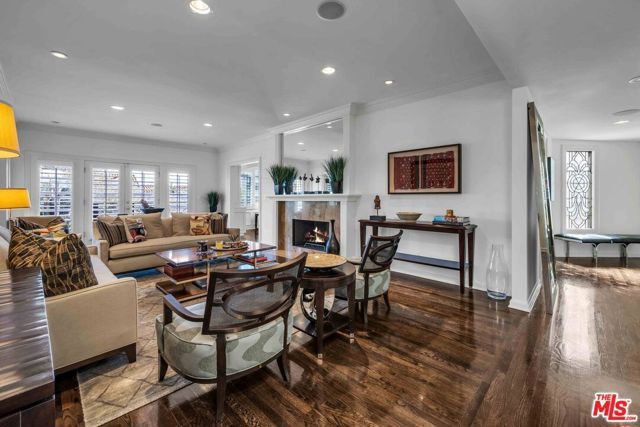 11745 Montana Avenue 301, Los Angeles, CA 90049