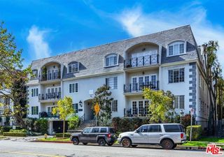 11745 Montana Avenue 301, Los Angeles, CA 90049
