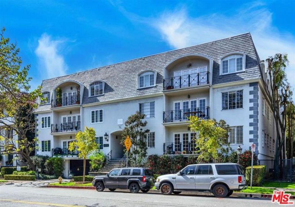 11745 Montana Avenue 301, Los Angeles, CA 90049