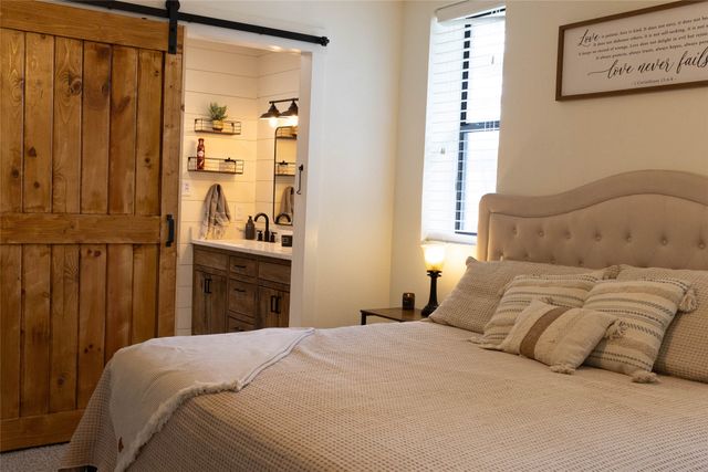 2220 N Village Drive, Bonham, TX 75418