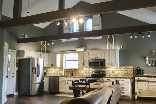 2220 N Village Drive, Bonham, TX 75418