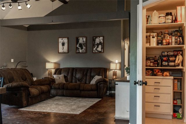 2220 N Village Drive, Bonham, TX 75418