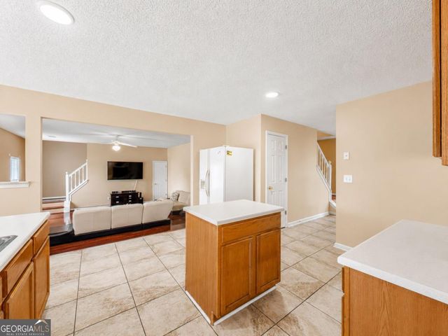 6049 Hitt Lake Trail, Stone Mountain, GA 30087