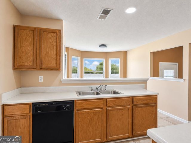 6049 Hitt Lake Trail, Stone Mountain, GA 30087