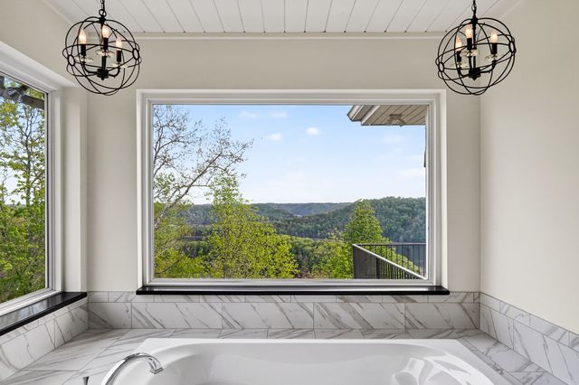 1853 Lafever Ridge Rd, Silver Point, TN 38582