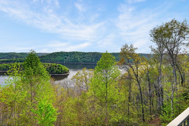 1853 Lafever Ridge Rd, Silver Point, TN 38582