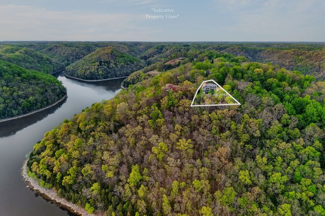 1853 Lafever Ridge Rd, Silver Point, TN 38582
