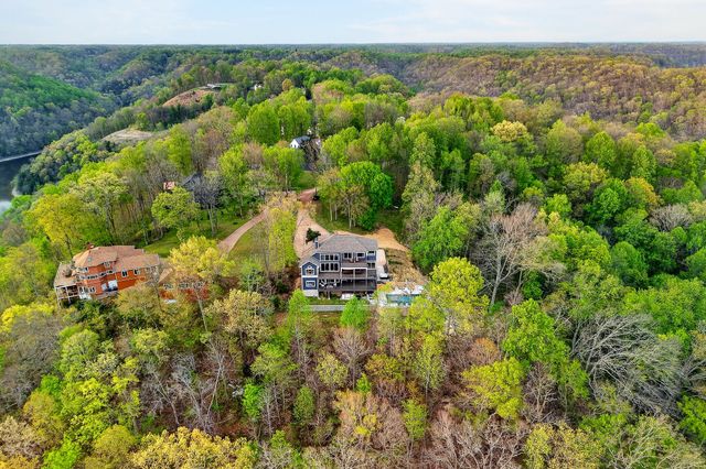 1853 Lafever Ridge Rd, Silver Point, TN 38582