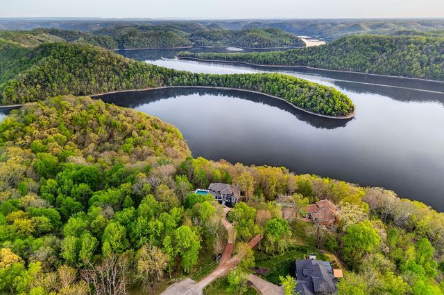 1853 Lafever Ridge Rd, Silver Point, TN 38582