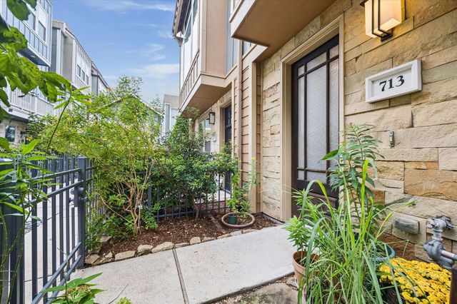 713 Dorothy Street, Houston, TX 77007