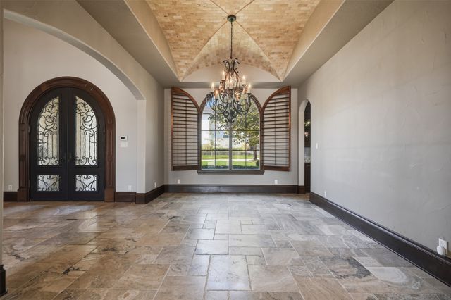 1105 Excalibur Boulevard, Lewisville, TX 75056