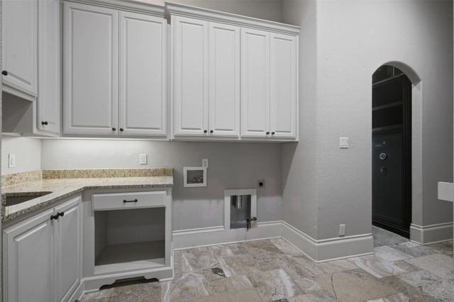 1105 Excalibur Boulevard, Lewisville, TX 75056