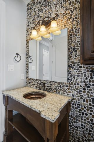 1105 Excalibur Boulevard, Lewisville, TX 75056