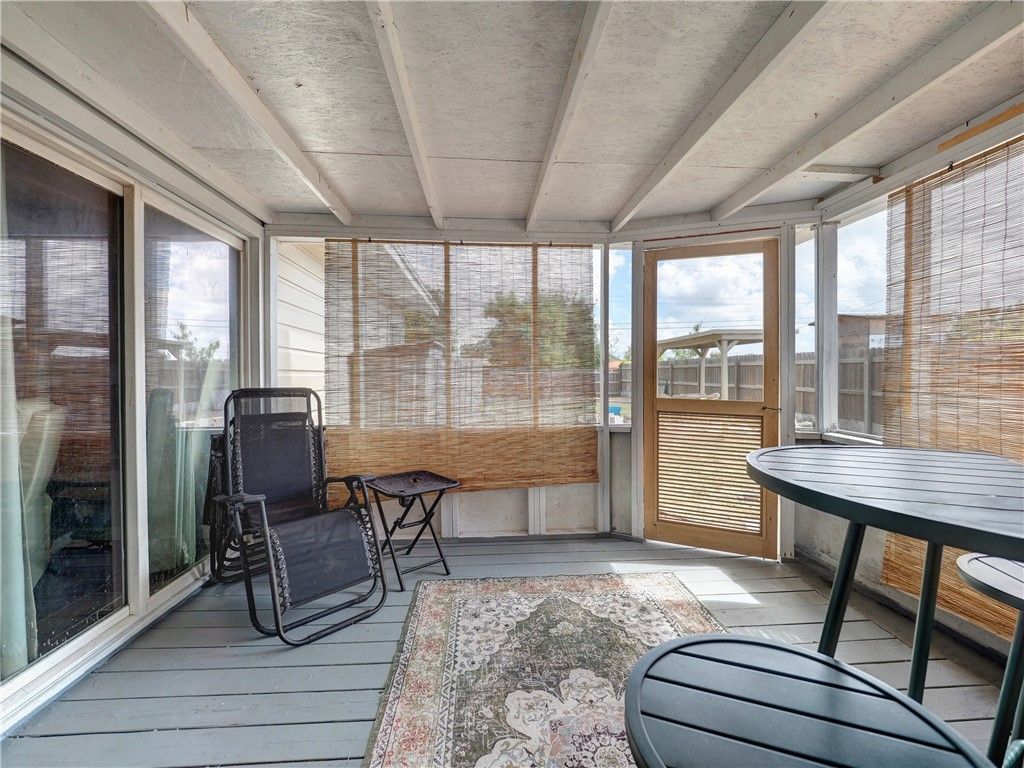 251 S 9th St, Aransas Pass, TX 78336 — photo 2
