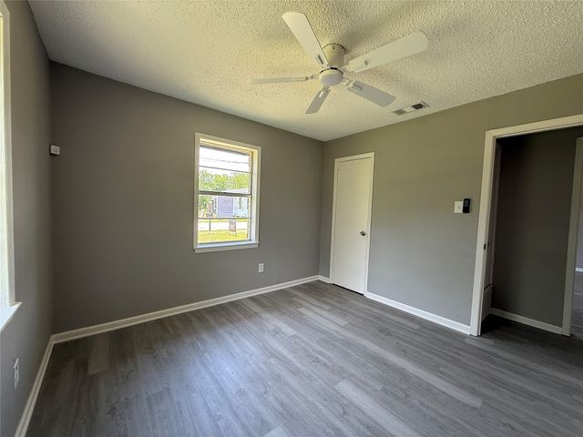 1310 E 12th Avenue, Corsicana, TX 75110