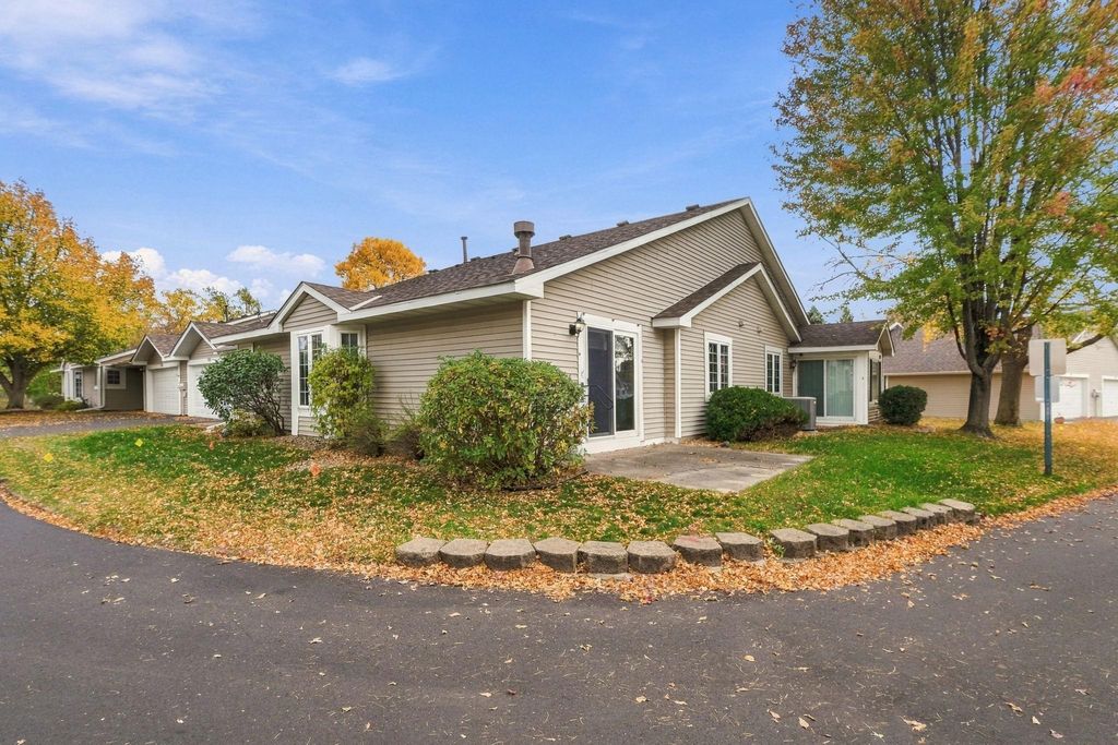 1903 Granite Avenue N, Oakdale, MN 55128 — photo 2