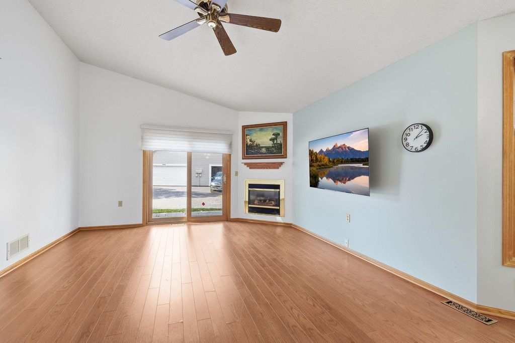 1903 Granite Avenue N, Oakdale, MN 55128 — photo 4