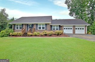 145 Marilyn Drive E, Fayetteville, GA 30214