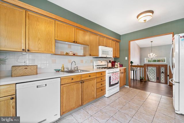 45 DEERFIELD CIR, Sewell, NJ 08080