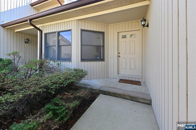 47 Bentley Drive, Franklin Lakes, NJ 07417