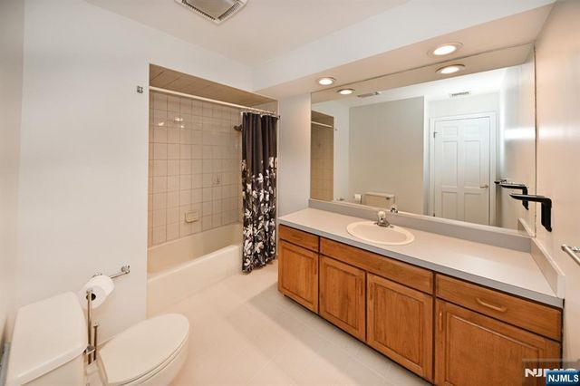 47 Bentley Drive, Franklin Lakes, NJ 07417