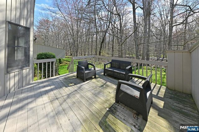 47 Bentley Drive, Franklin Lakes, NJ 07417