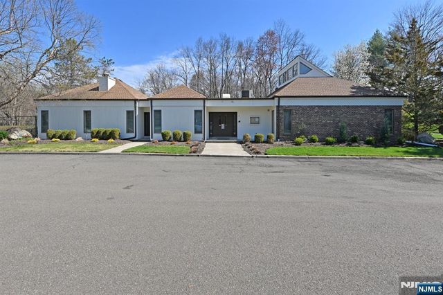 47 Bentley Drive, Franklin Lakes, NJ 07417