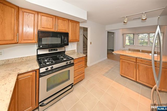 47 Bentley Drive, Franklin Lakes, NJ 07417