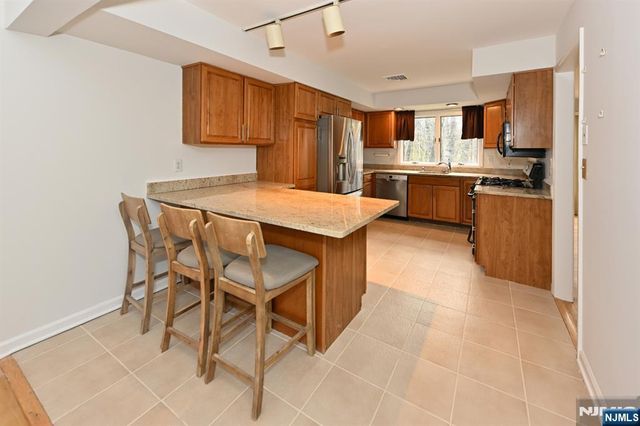 47 Bentley Drive, Franklin Lakes, NJ 07417