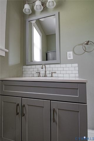 702 N 7th Ave, Hopewell, VA 23860