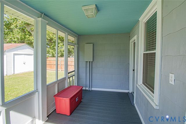 702 N 7th Ave, Hopewell, VA 23860