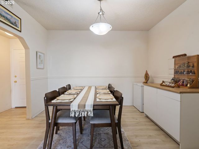 4320 S CORBETT Ave 114, Portland, OR 97239